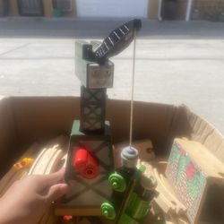 Many different train tracks sets