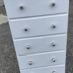 Dresser white skinny vertical  5 drawers