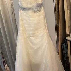 Size 12 NWT David’s Bridal  