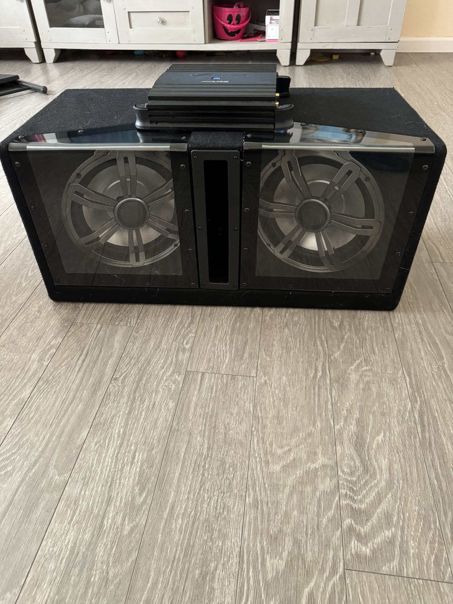 Dual 10in Subwoofers