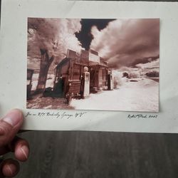 Fotografía De Robert Peak Gasolinera 