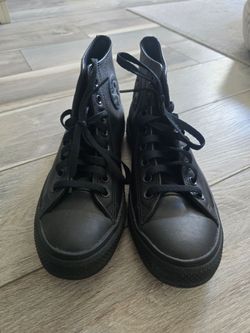 Chuck Taylor all black leather Converse