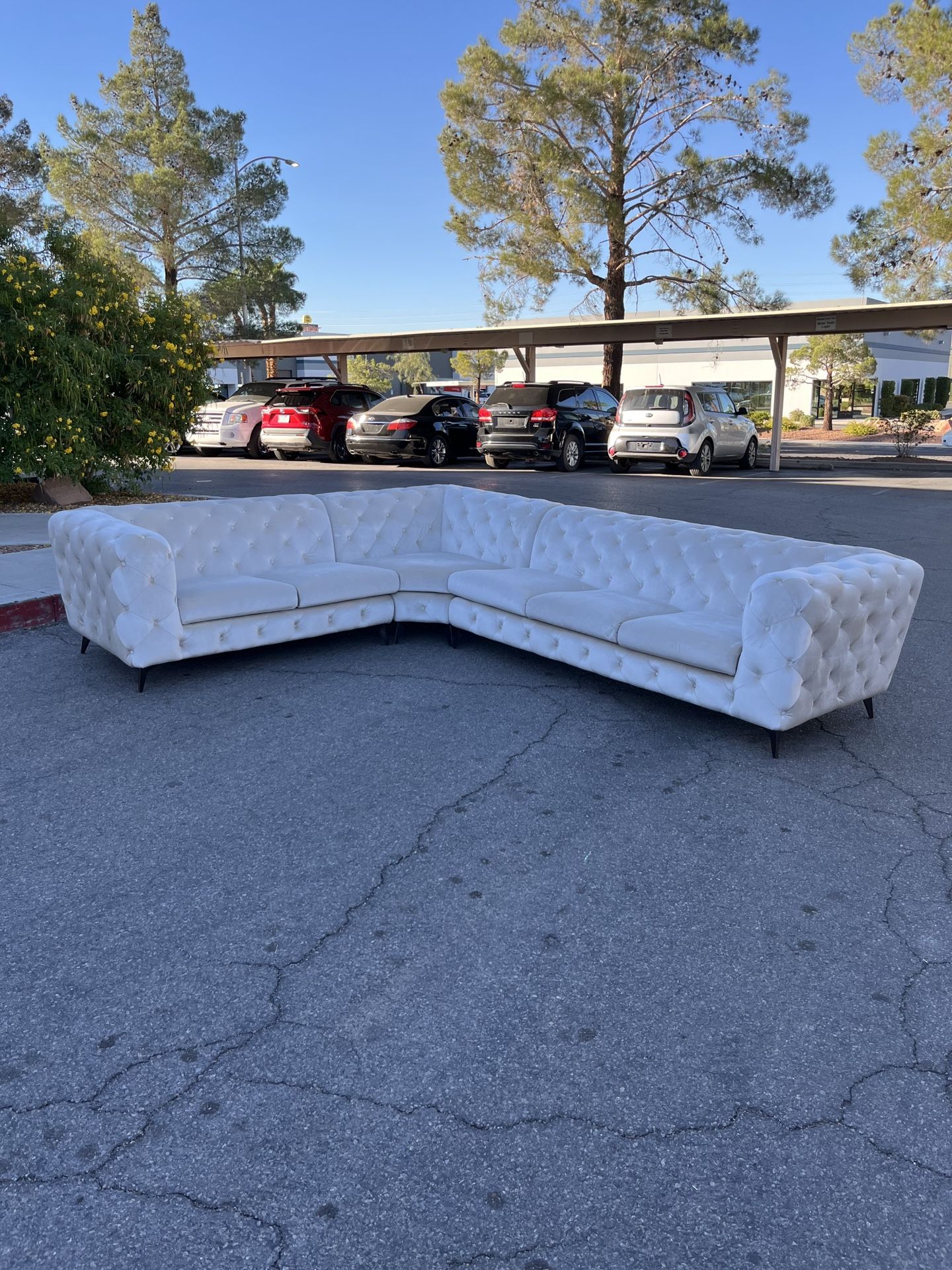 Large Beige 3 Piece Tufted Sectional ( Can Deliver For $10 )
