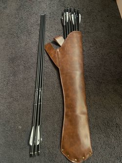 Leather Arrow Quiver with Carbon Arrows