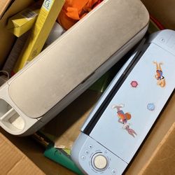 Circut Maker And Cricut Explore Air 2