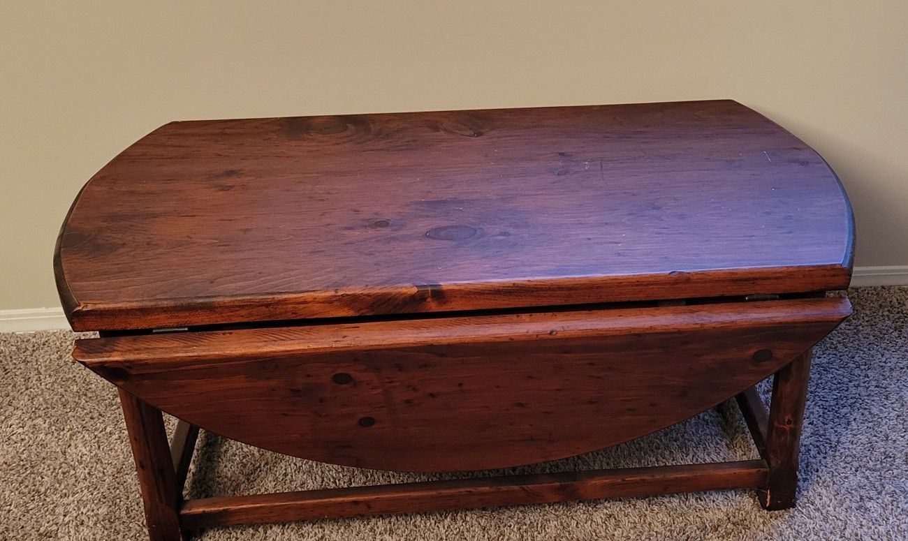 Habersham Plantation drop leaf coffee table
