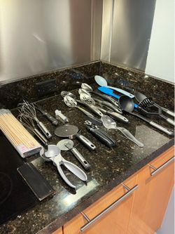 Serving utensils
