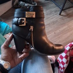 Guess Boots Size 7m.