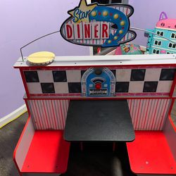 Star Diner With Play Food