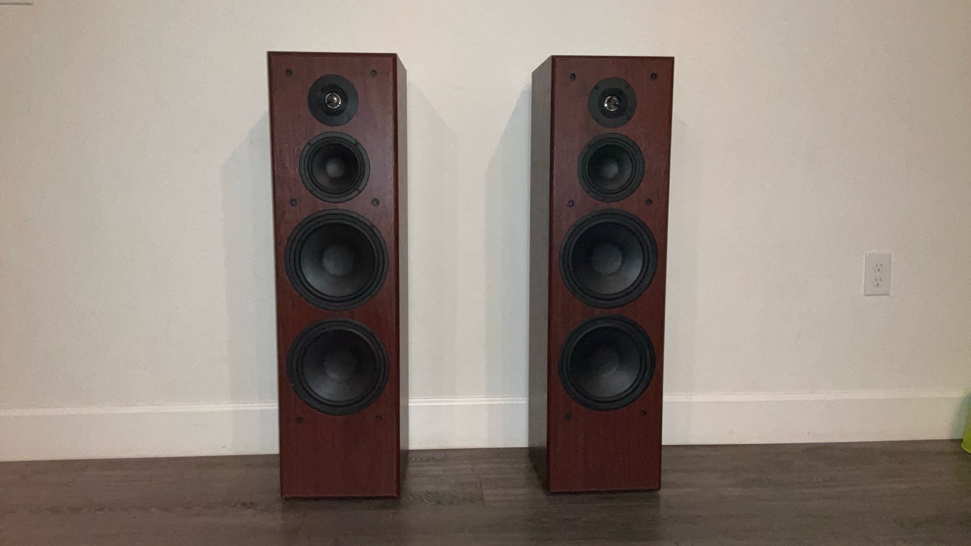 Audiofile 830LR Digital Ready Speakers