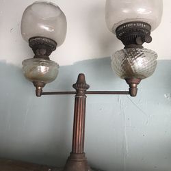 ANTIQUE VINTAGE VICTORIAN BRASS DOUBLE OIL LAMP