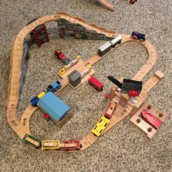 Real Wood Thomas The Train Set With Extra Stuff No Pets No Smoking Home 