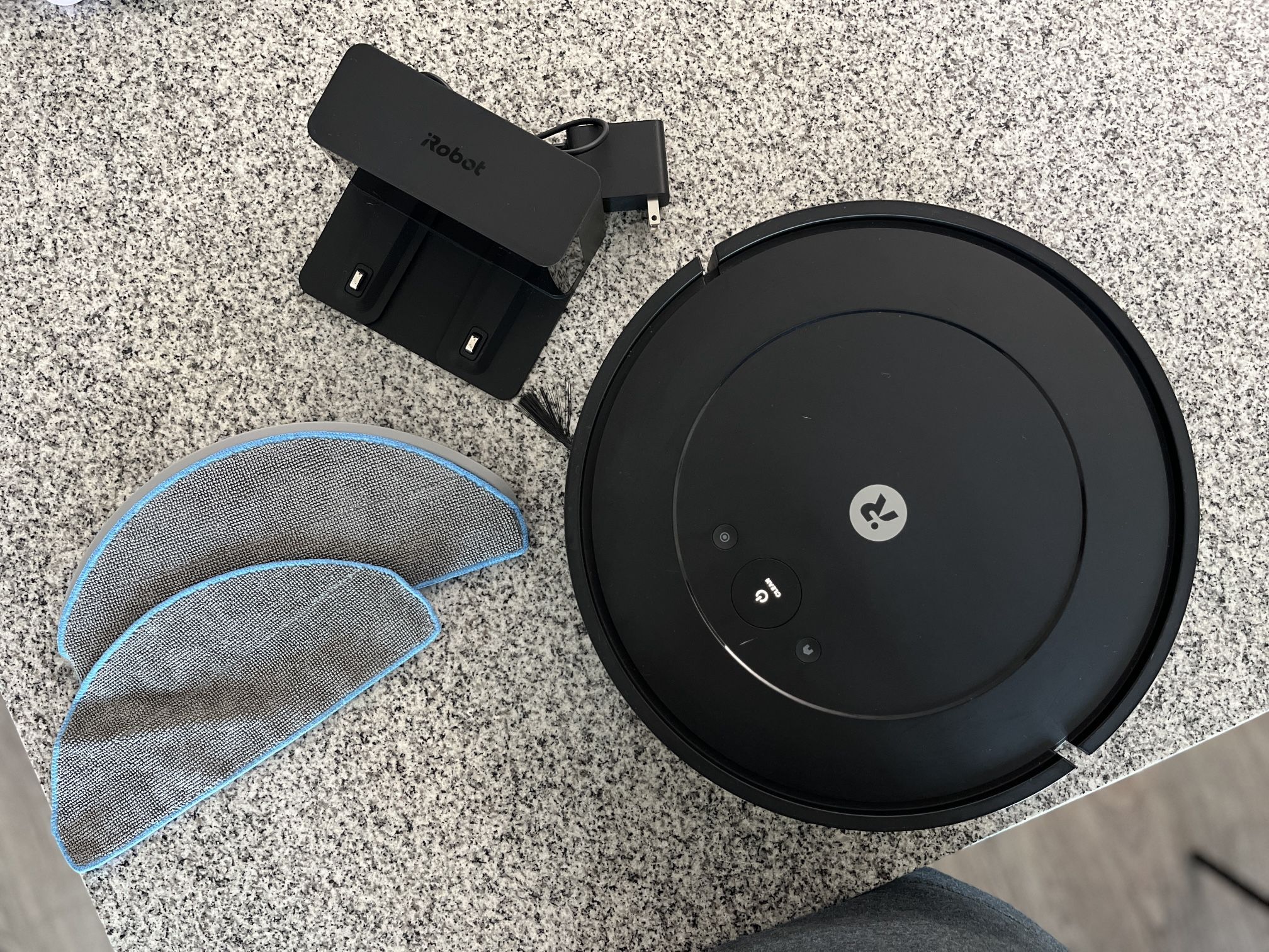 iRobot Combo Essential (Vacuum + Mop)