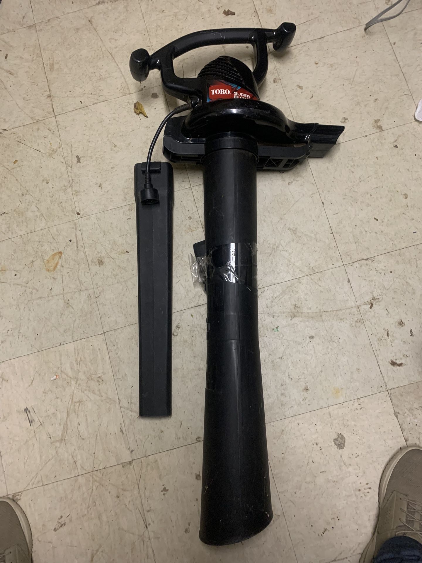 Electric Toro Leaf Blower Tested