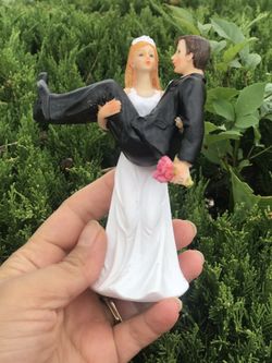 Beautiful wedding cake topper