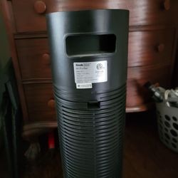 Black Geek Aire purifier tower.