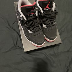 Air Jordan 4 Retro “Bred”