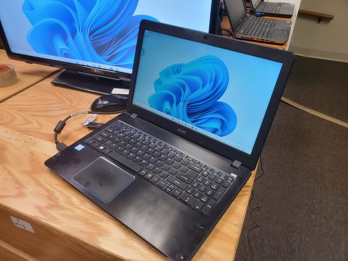 GAMING ACER ASPIRE F5-573 CORE i5 WITH WINDOW 11 (T1026)