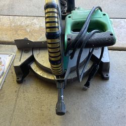 Hitachi, C 10 FCE miter saw with blade and Diablo blade