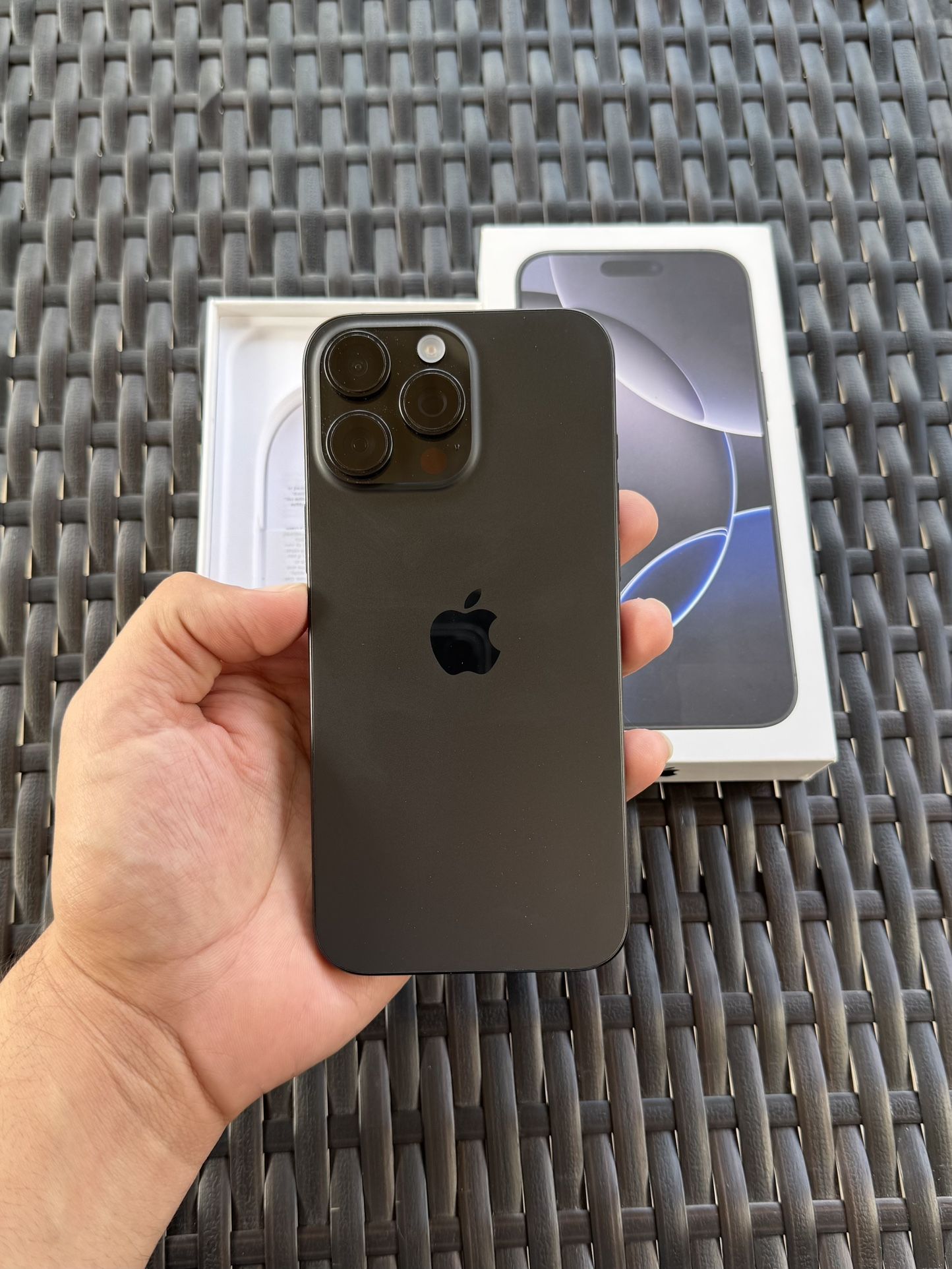 iPhone 16 Pro Max 256Gb Unlocked