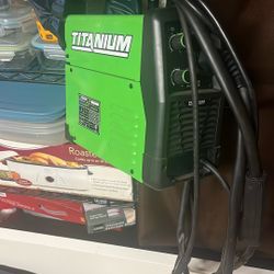 Titanium easy flux 125 amp welder