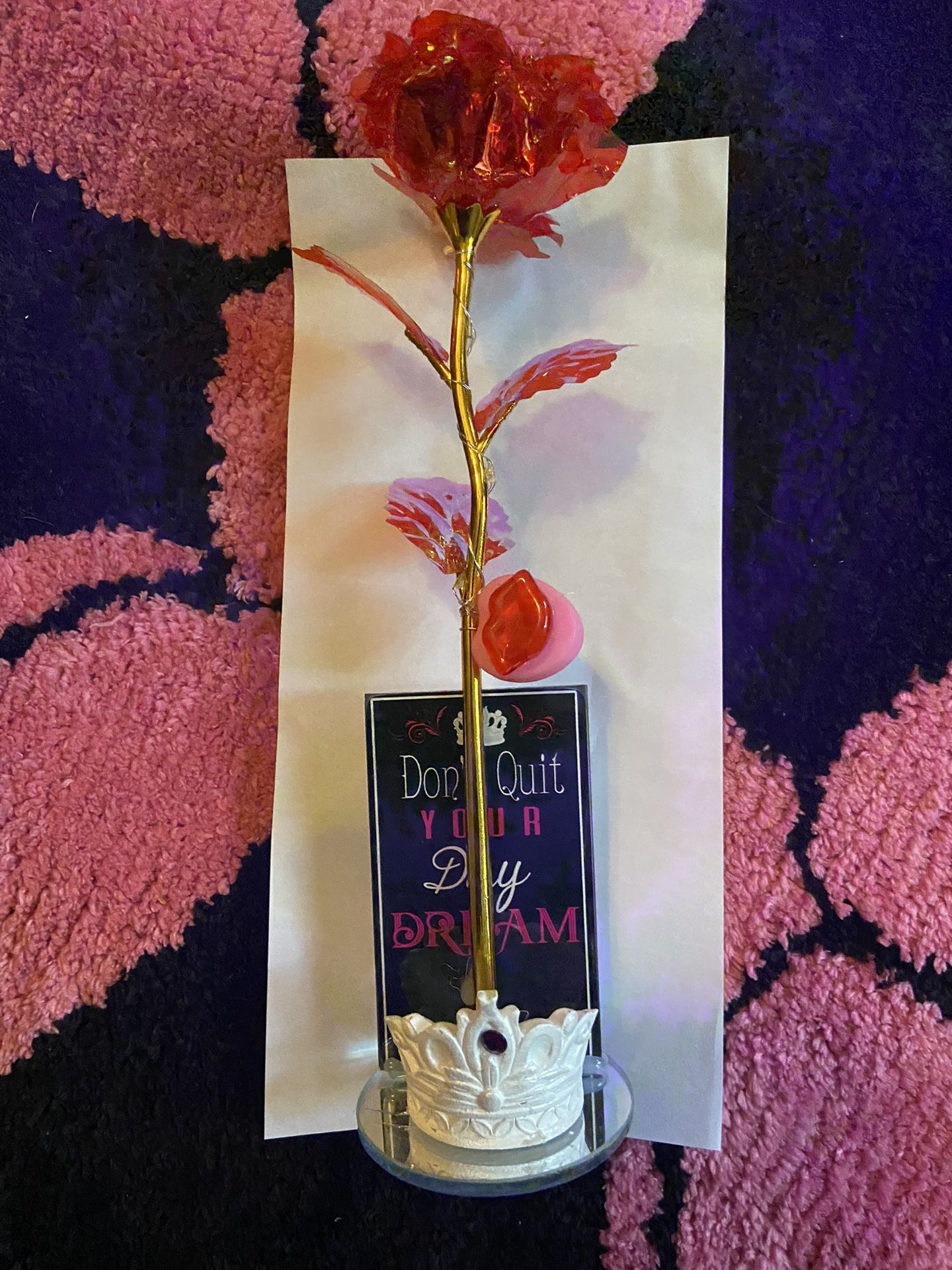 Dazzling, Red rosé With White crown ♥️