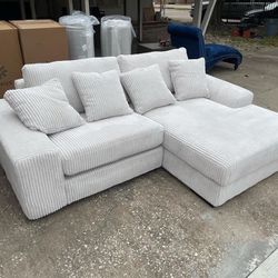 BRAND NEW OVER SIZED SECTIONAL SOFA 