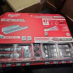 Milwaukee
1/2 in. Drive SAE/Metric Ratchet and Socket Mechanics Tool Set with PACKOUT Case (47-Piece)