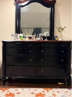 Queen bed with one side table and dresser/Mirror