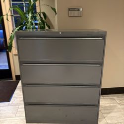 Large Commercial Filing cabinet 
