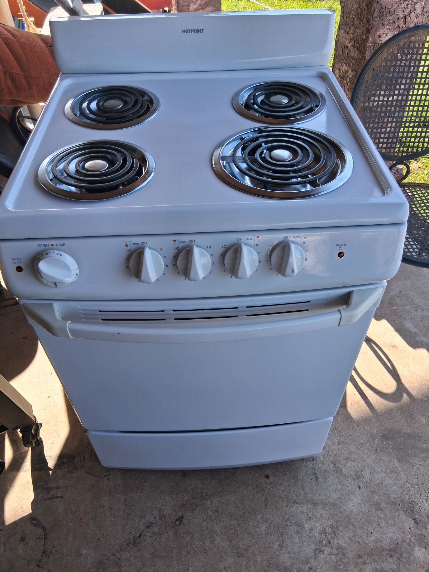 New hotpoint electric stove
