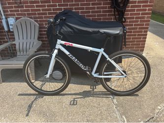 Framed Appeal 26 inch BMX Bike - like new! Awesome bike for the price!