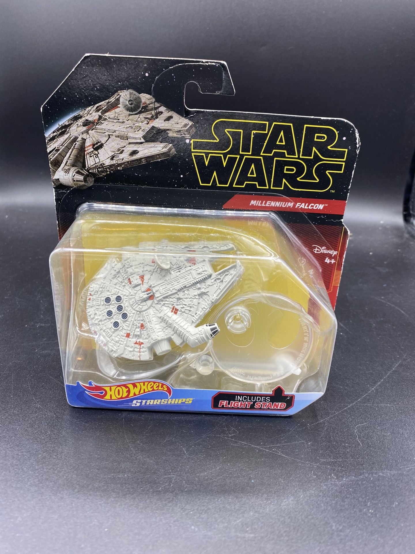 2019 Hot Wheels Star Wars Starships Millennium Falcon with Flight Stand