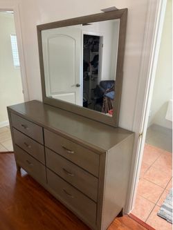 Dresser, mirror and night stand $85 total