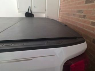 Weathertech Aluminum Trifold bed cover.