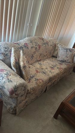 3 seat couch pick up only riverside