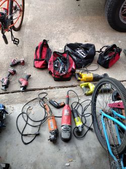 TOOLS Storage unit sale
