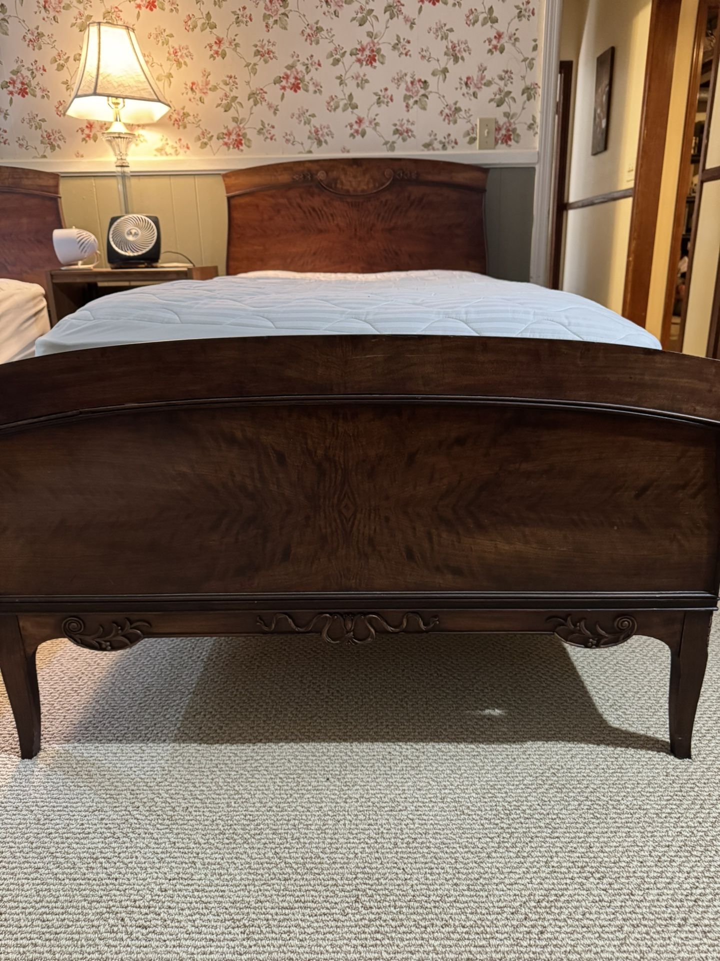 Pair of Art Nouveau style mahogany twin beds