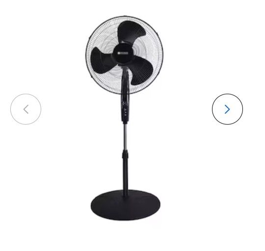 Utilitech 18-in 120-Volt 3-Speed Indoor Black Oscillating Pedestal Fan with Remote