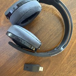 Sony Playstation Gold Wireless Headset PS4