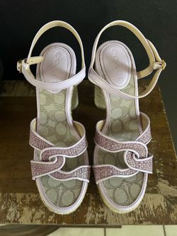 Coach  SIZE 9 100% Authentic Heels