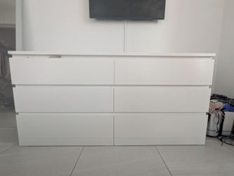 IKEA White 6-Drawer Dresser – Modern Minimalist Design