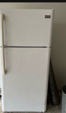 Frigidaire Refrigerator - Works Great $220