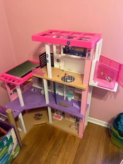 Barbie doll house