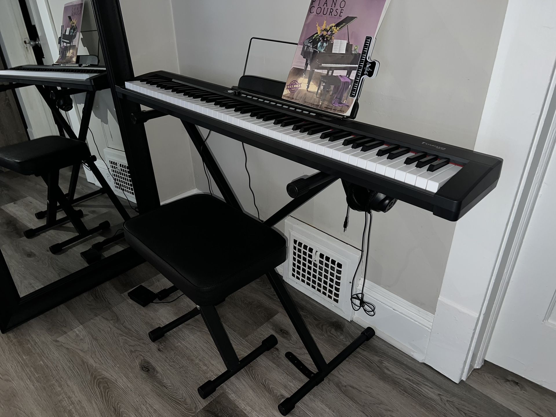 Starfavor 88 key keyboard piano, Compact Portable Digital Piano with Semi Weighted 88 Keys, Electric Piano Keyboard Set for Beginners with Stand, Larg