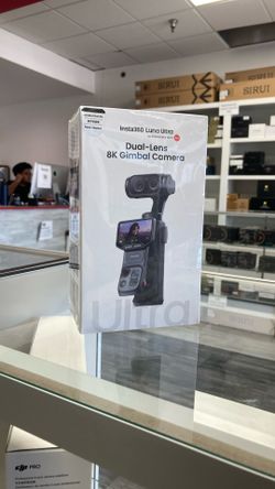 Insta360 Luna Ultra Dual-Lens Camera Creator Bundle
