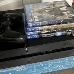 PlayStation 4 With 4 Games And Controller