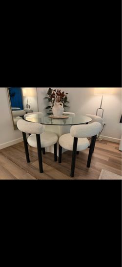 Set of 6 Modern Bouclé Dining Chairs – White Teddy Fabric & Black Legs great condition - Table is not included