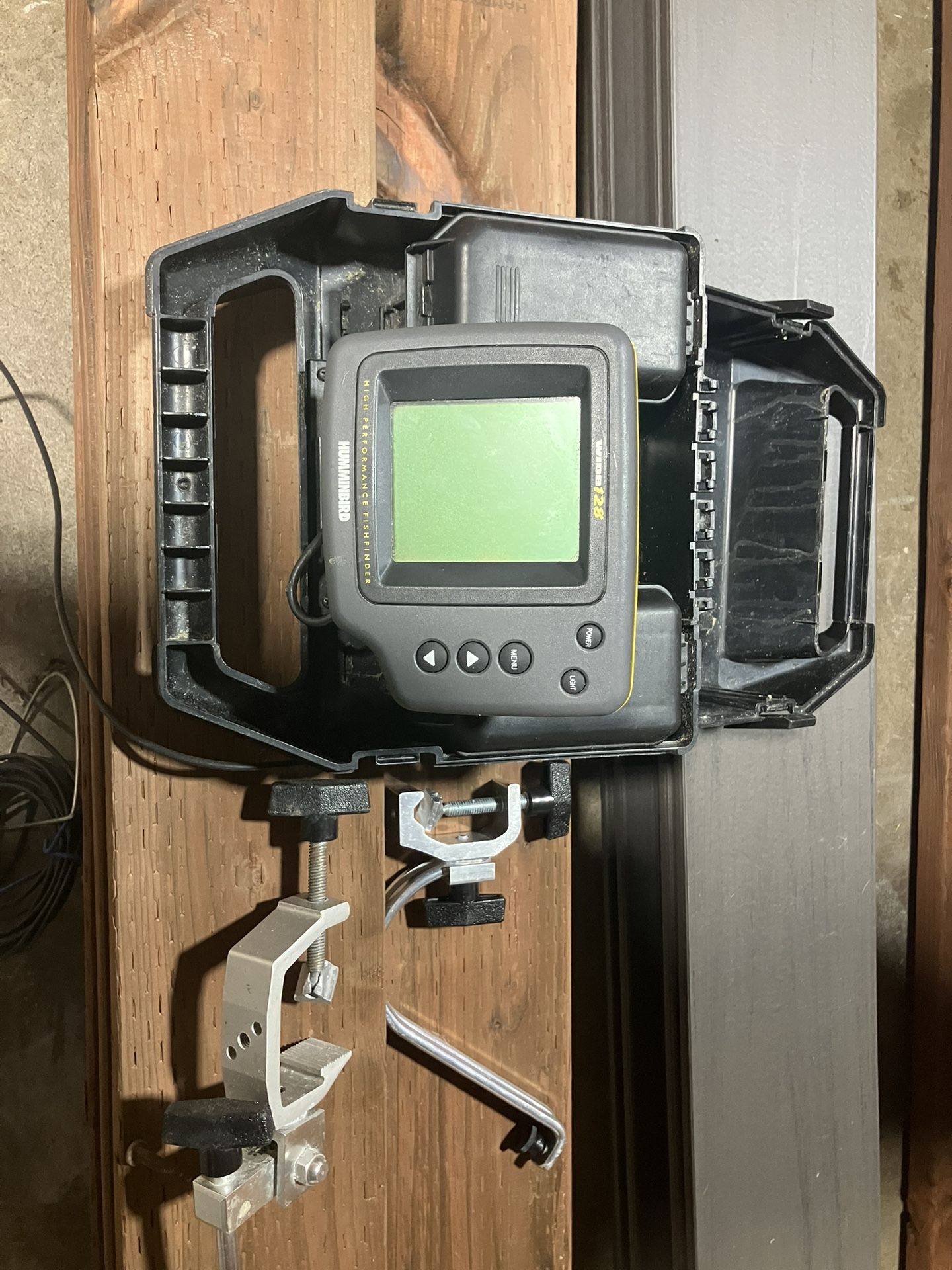 Hummingbird Depth And Fish Finder 