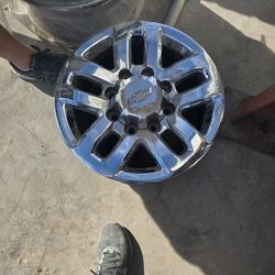 2015  chevy Silverado 2500HD LT Rims 